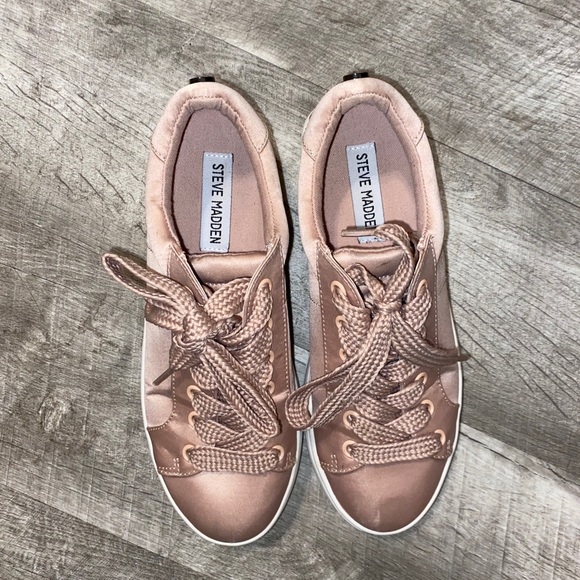 Steve Madden Satin pink platform sneakers - Picture 2 of 3